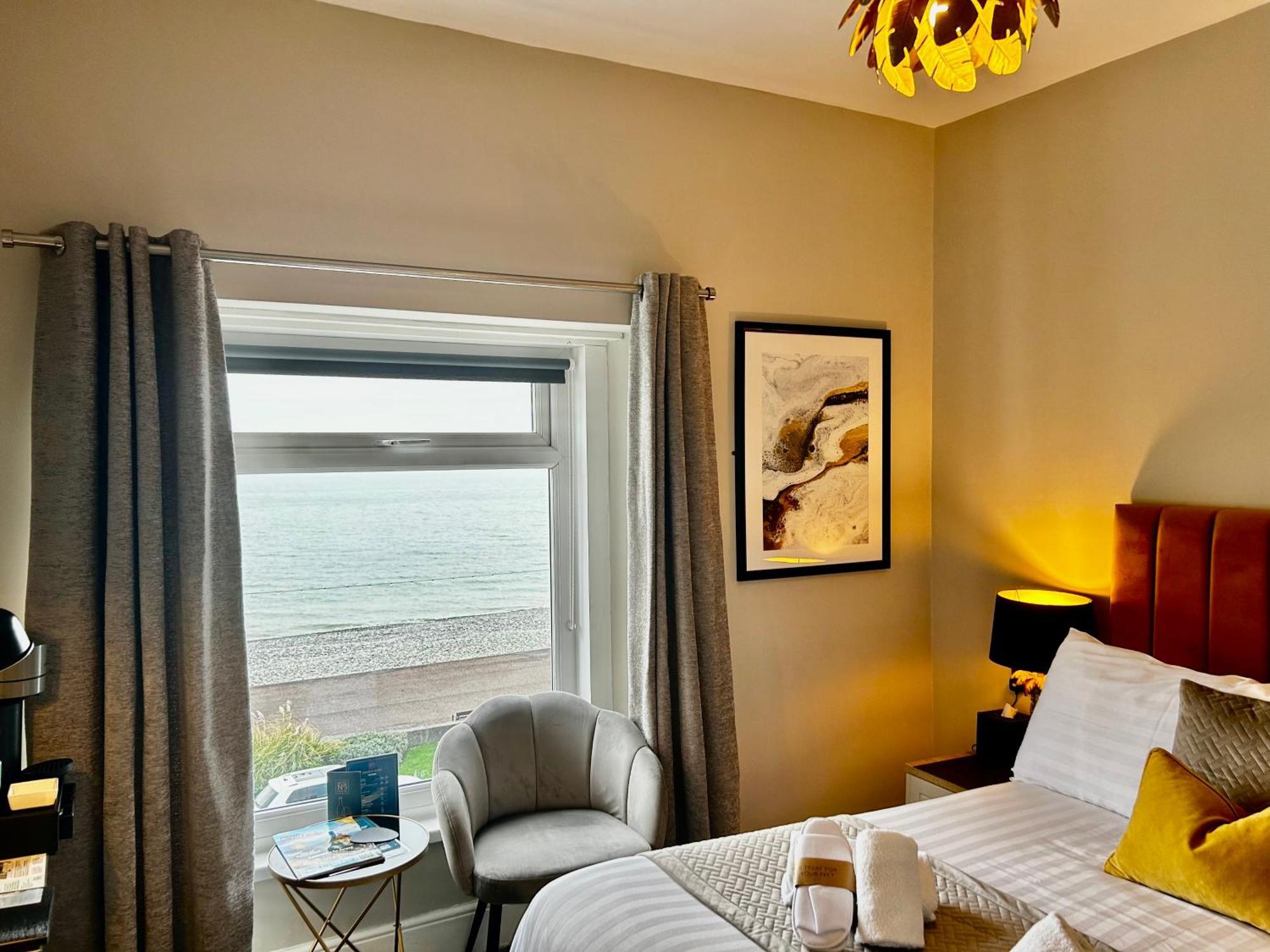 Hotel No5, Beachfront With Free Private Car Park Llandudno Exterior photo