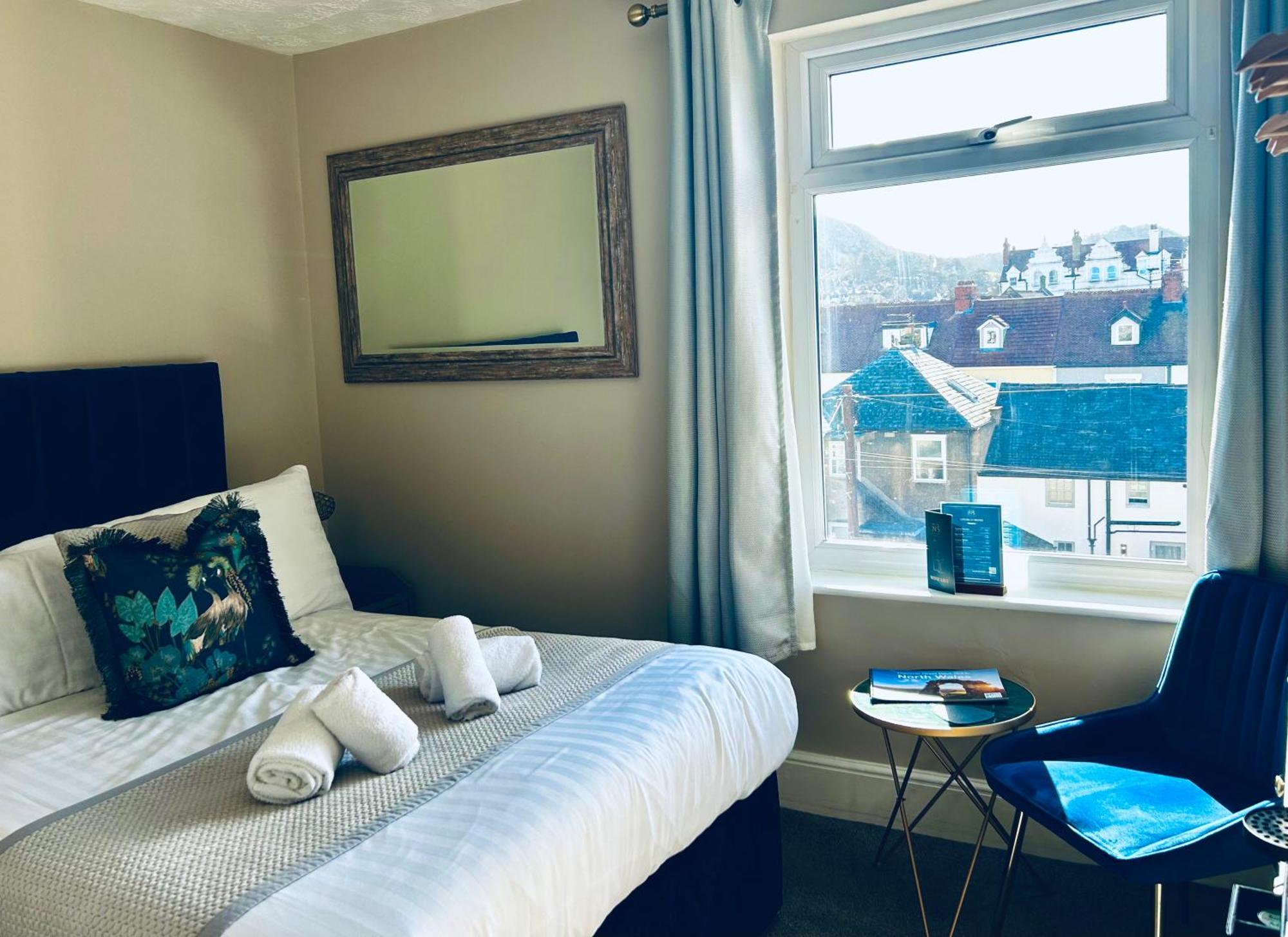 Hotel No5, Beachfront With Free Private Car Park Llandudno Exterior photo